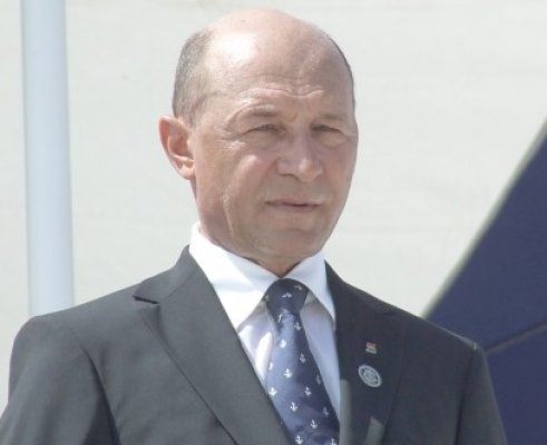 Băsescu invită partidele la consultări